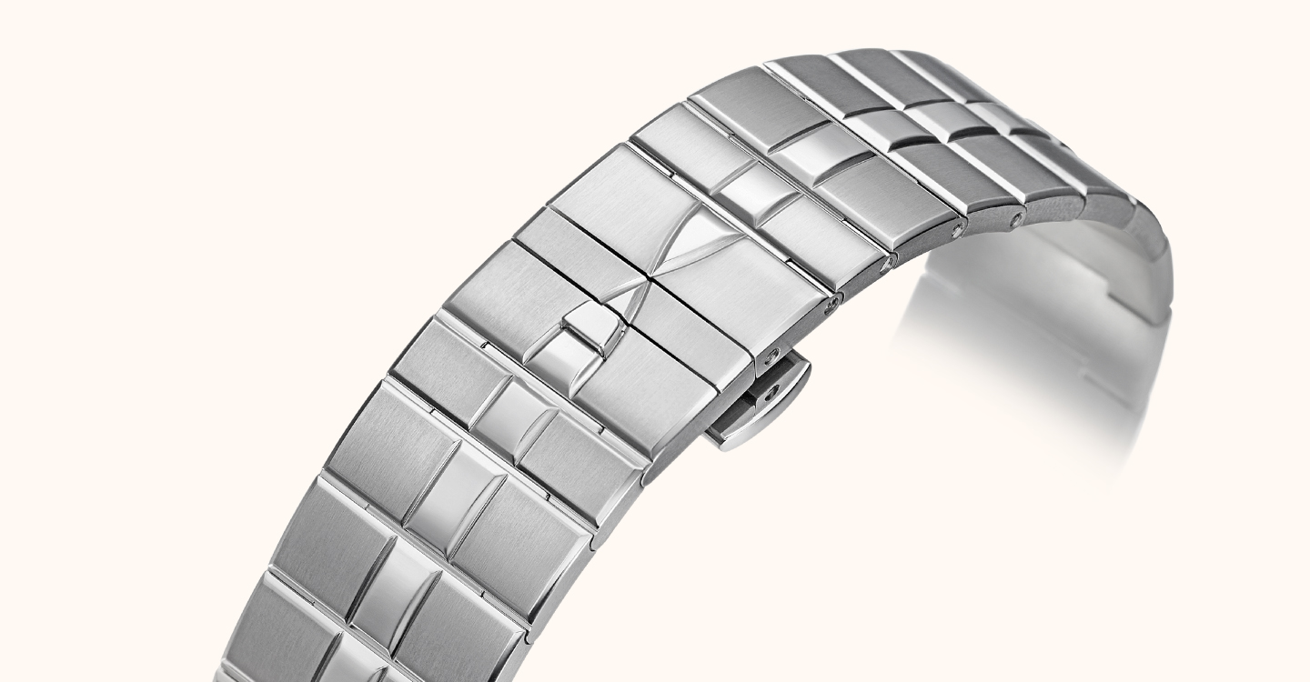 bovet-dimier-recital12-strap-buckle-detail-titanium-slider4