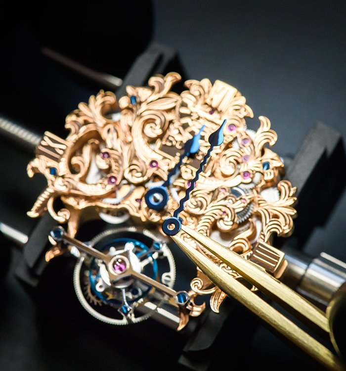 bovet-fleurier-amadeoamadeo-lifestyle-red-gold-movement-detail-02