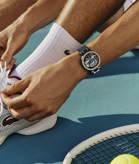 bovet-fleurier-aperto1-lifestyle-blue-titanium-gallery-01